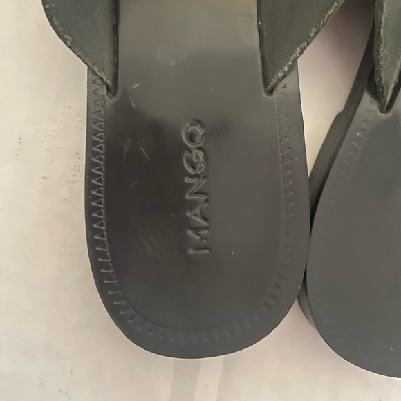 Mango women's 6.5 flat black leather woven strappy sandals EUC - Picture 5 of 11